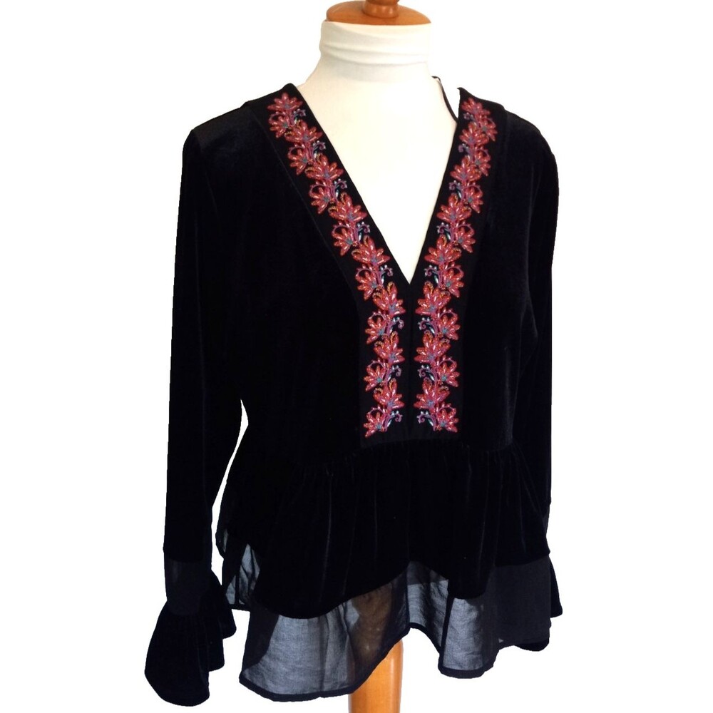 Chelsea & VioletBlack Velvet Embroidered V-Neck Long Bell Sleeve Top Size L NEW